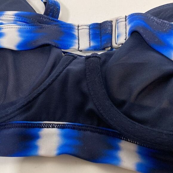 Athleta blue and white tie-dye twist front bikini top size 34B/CM - Picture 5 of 6